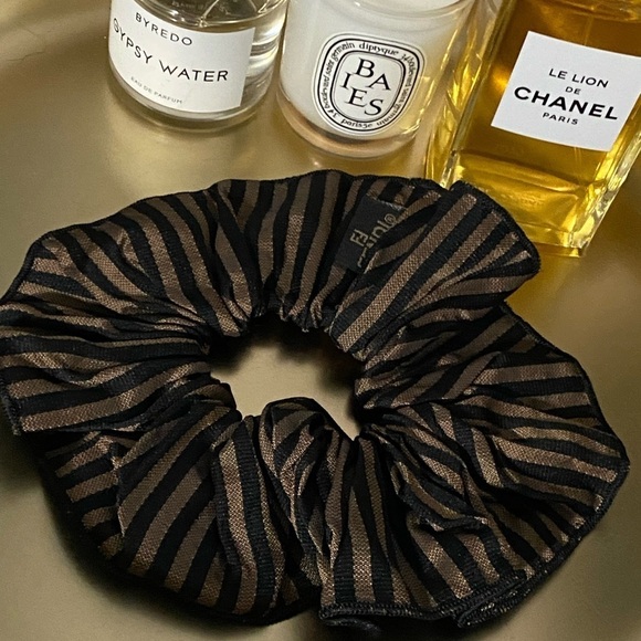 authentic Large Fendi hair scrunchie - Picture 2 of 9